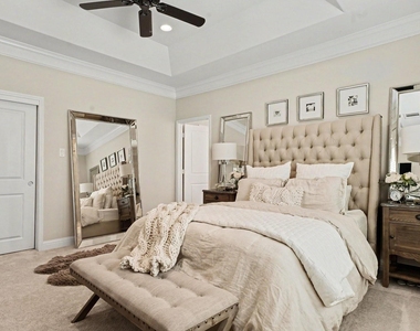 1026 W 24th Street - Photo Thumbnail 13