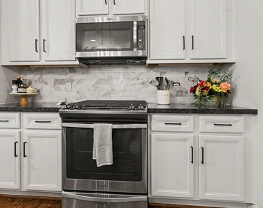 1026 W 24th Street - Photo Thumbnail 21