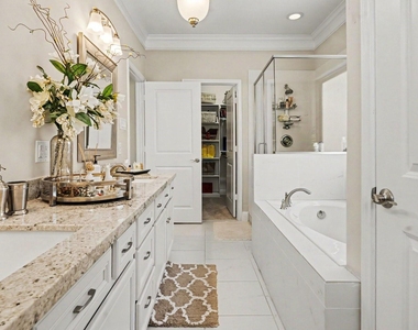 1026 W 24th Street - Photo Thumbnail 16