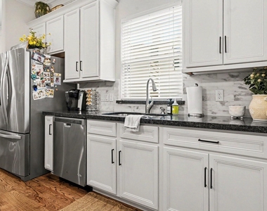 1026 W 24th Street - Photo Thumbnail 11
