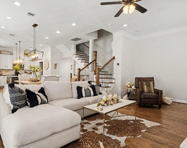 1026 W 24th Street - Photo Thumbnail 6