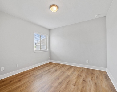 18419 Blue Hollow Heights Dr - Photo Thumbnail 12
