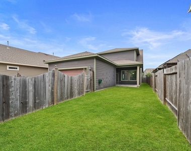 18419 Blue Hollow Heights Dr - Photo Thumbnail 16