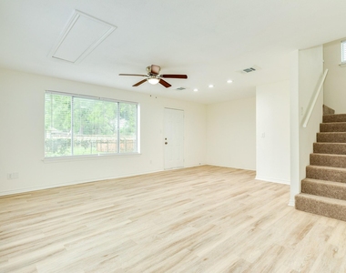 408 Gardenia Street - Photo Thumbnail 9