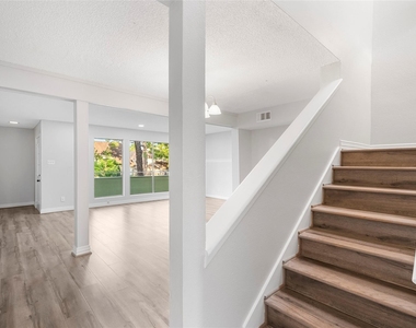 781 Country Place Drive - Photo Thumbnail 16