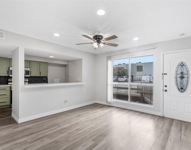 781 Country Place Drive - Photo Thumbnail 4