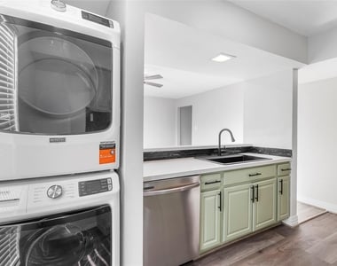 781 Country Place Drive - Photo Thumbnail 5