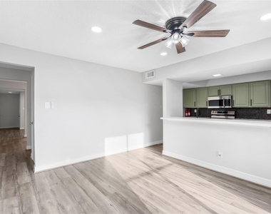 781 Country Place Drive - Photo Thumbnail 10