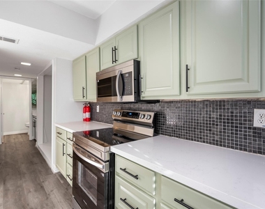 781 Country Place Drive - Photo Thumbnail 13