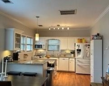113 W 5th Street - Photo Thumbnail 28