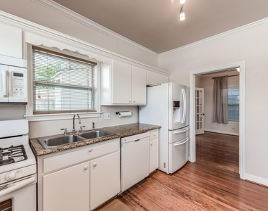 113 W 5th Street - Photo Thumbnail 12