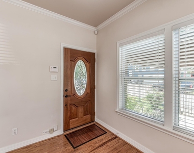 113 W 5th Street - Photo Thumbnail 7