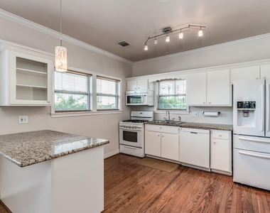 113 W 5th Street - Photo Thumbnail 11