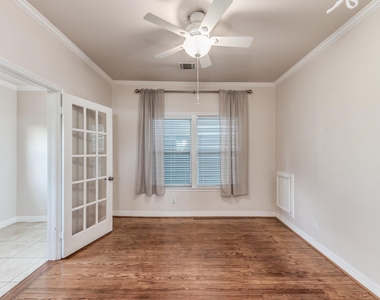 113 W 5th Street - Photo Thumbnail 23