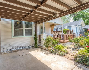 113 W 5th Street - Photo Thumbnail 2