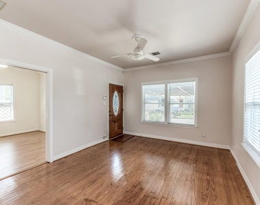 113 W 5th Street - Photo Thumbnail 8