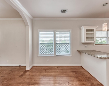 113 W 5th Street - Photo Thumbnail 10