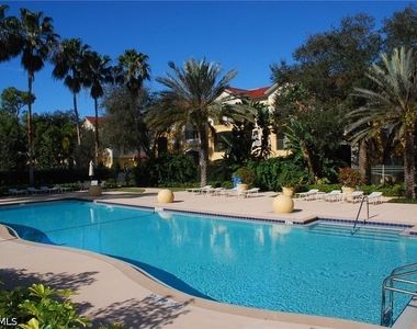 11561 Villa Grand - Photo Thumbnail 6