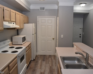 11561 Villa Grand - Photo Thumbnail 3
