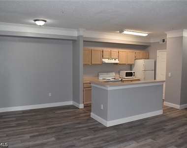 11561 Villa Grand - Photo Thumbnail 2