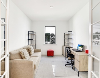 10439 Ventana Lane - Photo Thumbnail 17