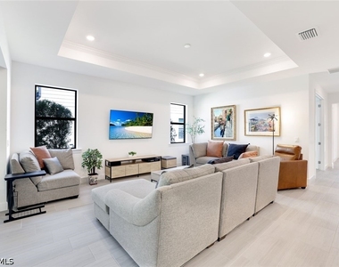 10439 Ventana Lane - Photo Thumbnail 3
