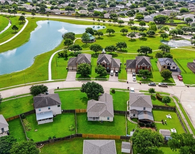 6906 Rambling Brook Lane - Photo Thumbnail 16