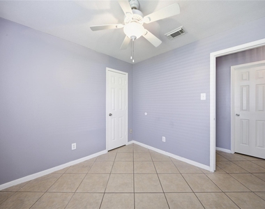 6906 Rambling Brook Lane - Photo Thumbnail 29