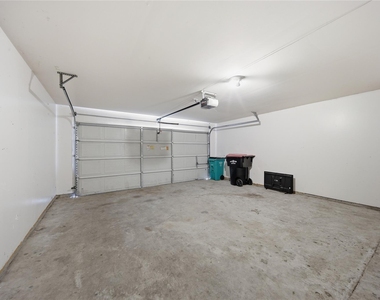 6906 Rambling Brook Lane - Photo Thumbnail 26