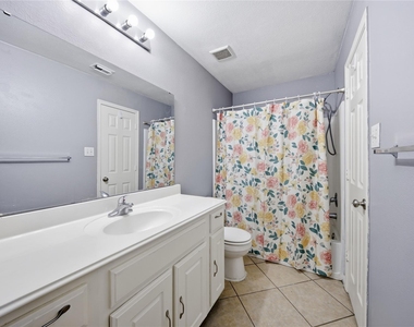 6906 Rambling Brook Lane - Photo Thumbnail 32
