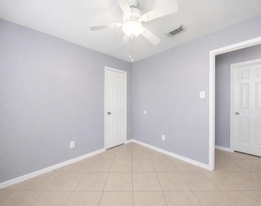 6906 Rambling Brook Lane - Photo Thumbnail 21