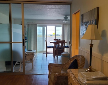 933 Ocean - Photo Thumbnail 3