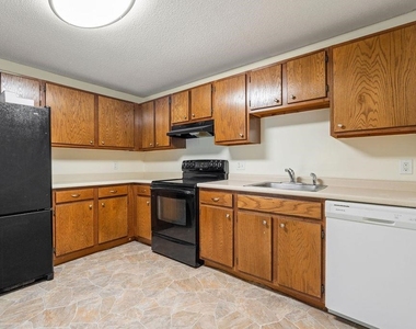 1703 White Cedar - Photo Thumbnail 9