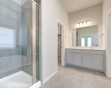 9515 Sierra Crest Lane - Photo Thumbnail 33