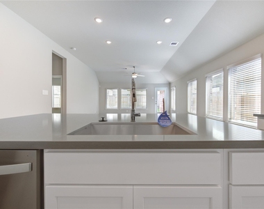 9515 Sierra Crest Lane - Photo Thumbnail 16