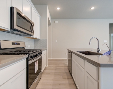 9515 Sierra Crest Lane - Photo Thumbnail 18