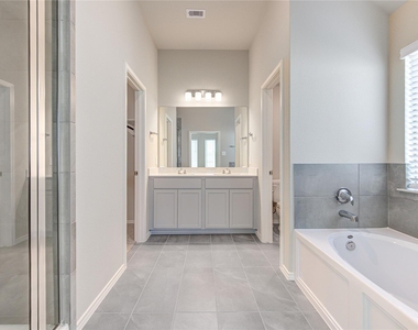 9515 Sierra Crest Lane - Photo Thumbnail 31