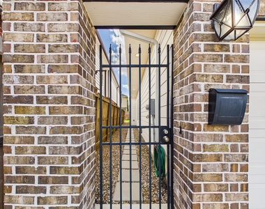 1414 Prince Street - Photo Thumbnail 2