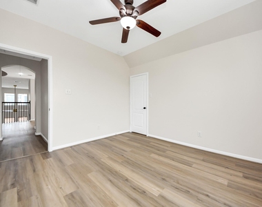 9815 Patricia Haven Lane - Photo Thumbnail 37