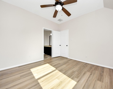 9815 Patricia Haven Lane - Photo Thumbnail 40