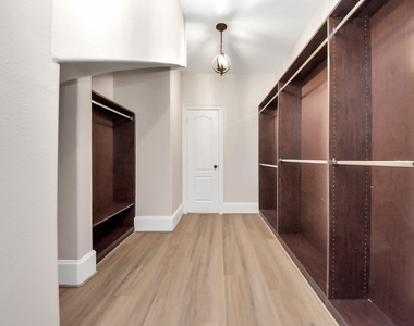 9815 Patricia Haven Lane - Photo Thumbnail 30