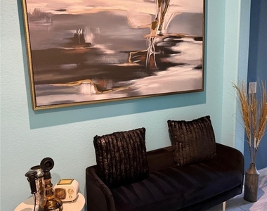 12963 Pemberton Way - Photo Thumbnail 8