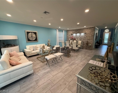 12963 Pemberton Way - Photo Thumbnail 14