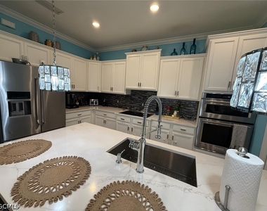12963 Pemberton Way - Photo Thumbnail 20