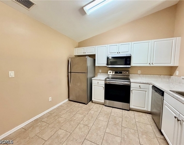346 Bell Boulevard S - Photo Thumbnail 12
