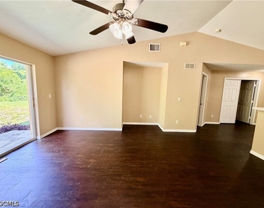 346 Bell Boulevard S - Photo Thumbnail 15