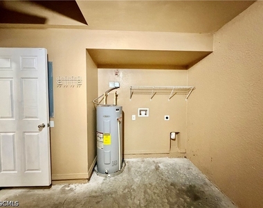 346 Bell Boulevard S - Photo Thumbnail 4