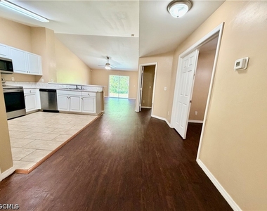 346 Bell Boulevard S - Photo Thumbnail 9