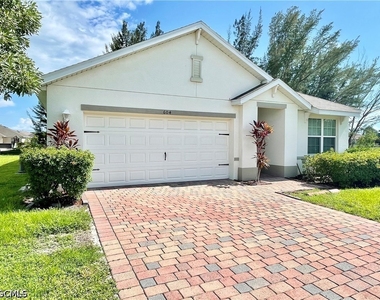 604 Sw 26th Street - Photo Thumbnail 1