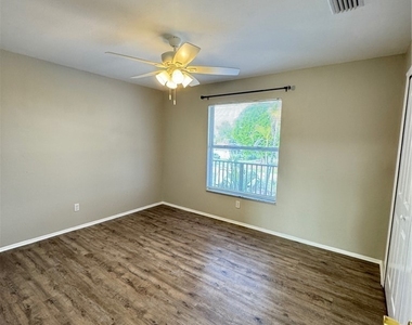 3325 Se 15th Place - Photo Thumbnail 7